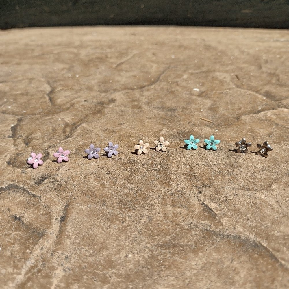Pack of Flower Stud Earrings